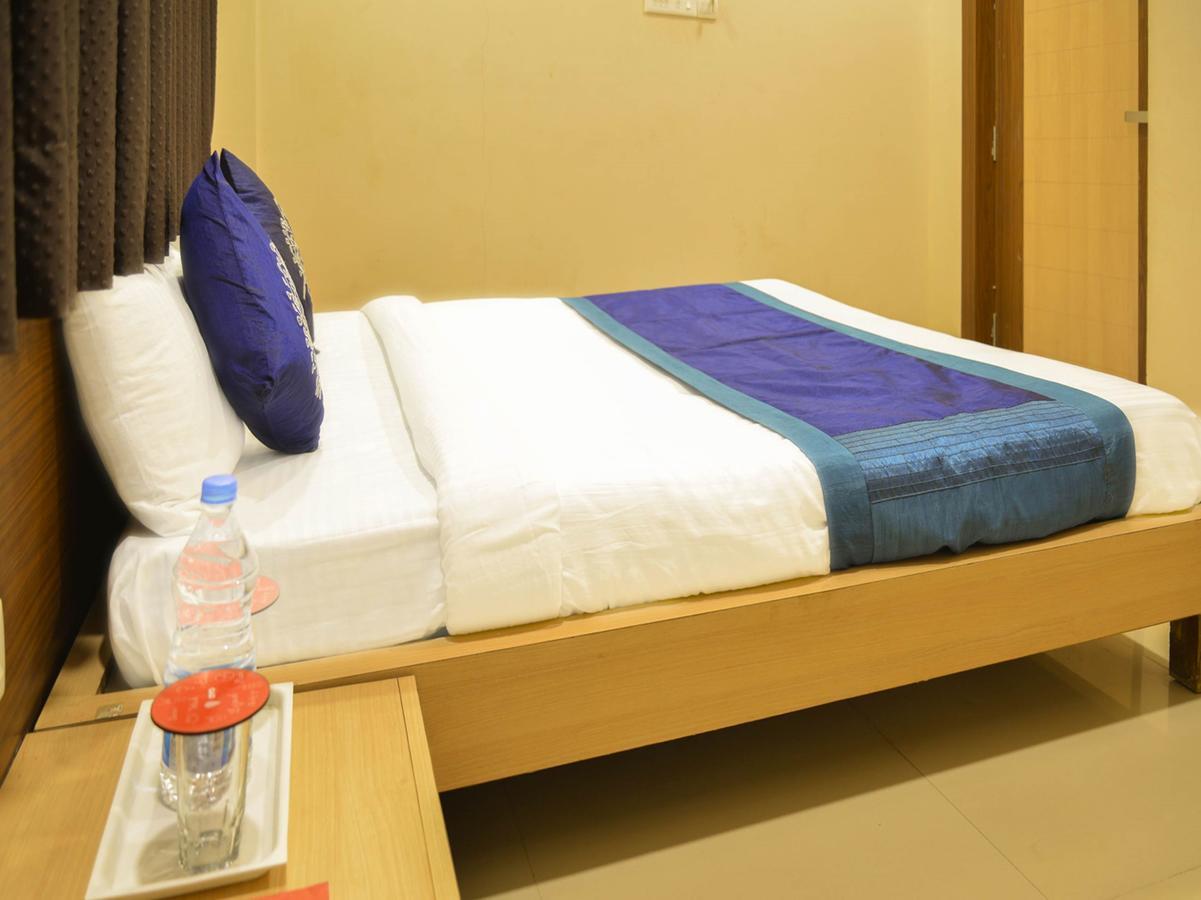 Hotel Midtown Inn Nashik Exterior photo